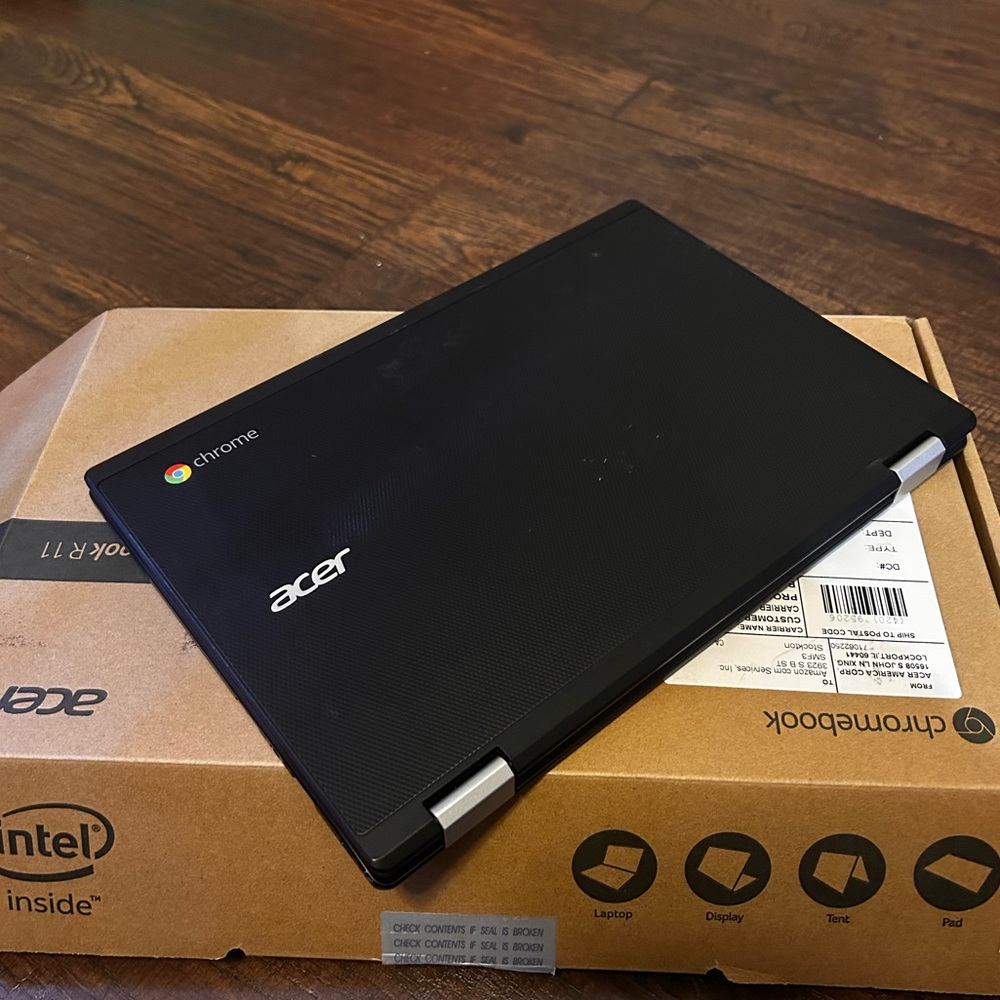 Acer Chromebook R11 - Charger included